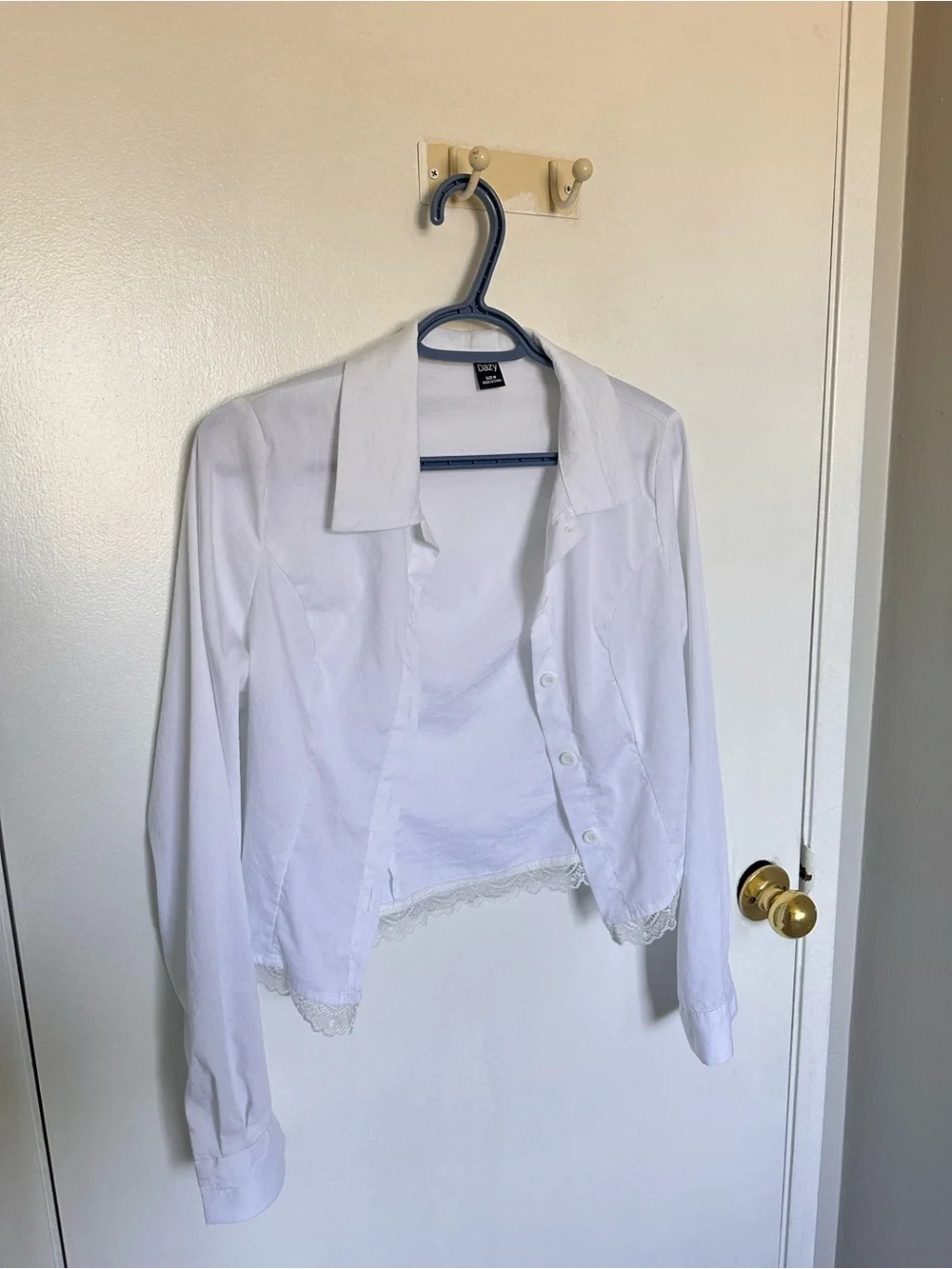 Women’s White Lace-Trim Collared Button-Up Top - Picture 2 of 4